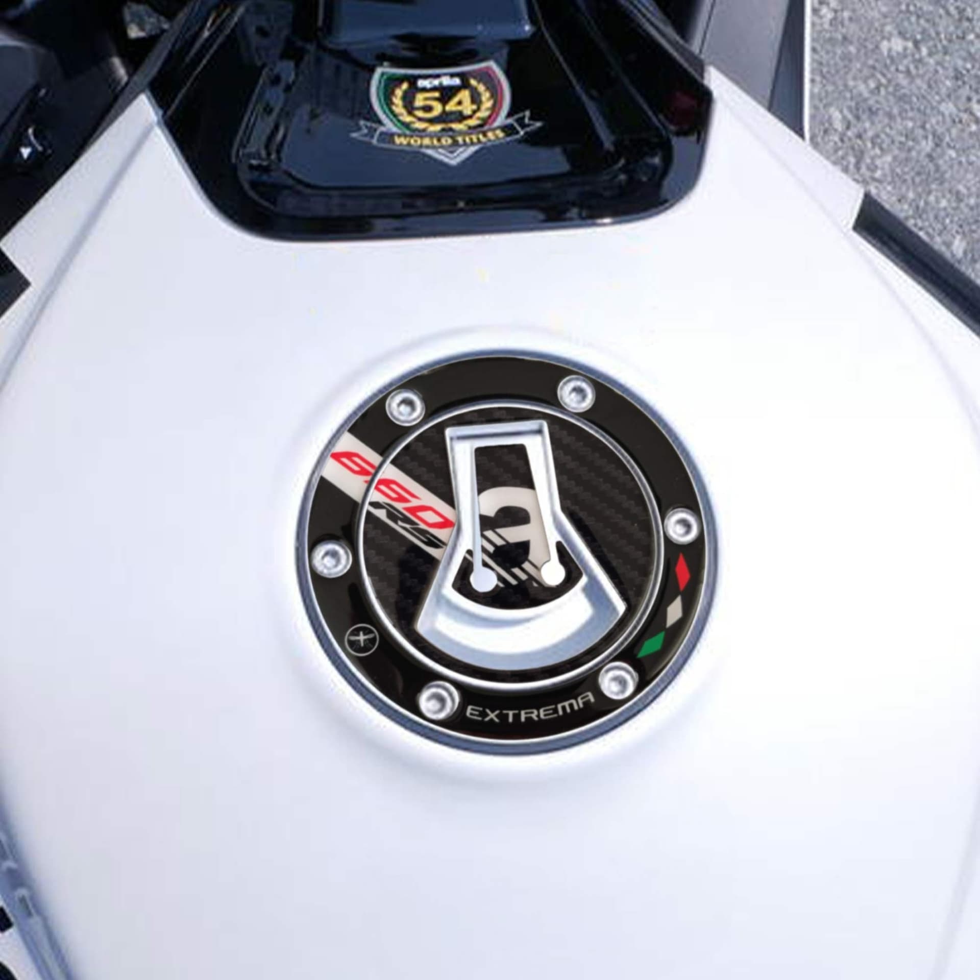 Adesivo-3D-tappo-serbatoio-moto-compatibile-con-Aprilia-RS-660-Extrema-2023-24