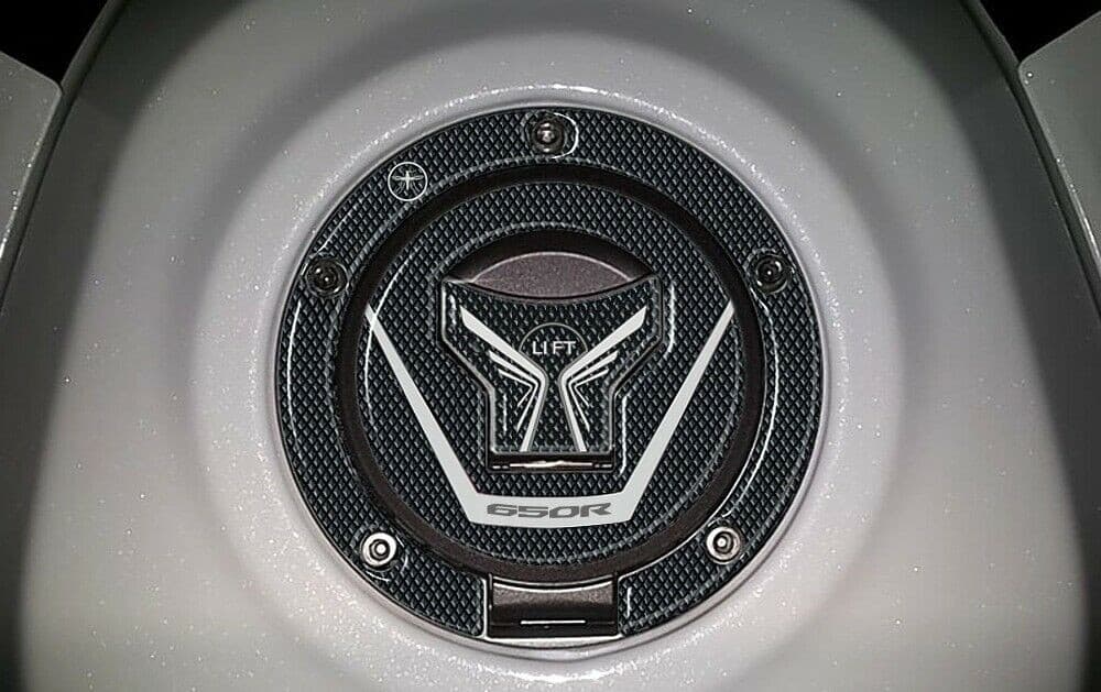 ADESIVO-gel-3D-PROTEZIONE-TAPPO-SERBATOIO-compatibile-per-MOTO-HONDA-CB650R