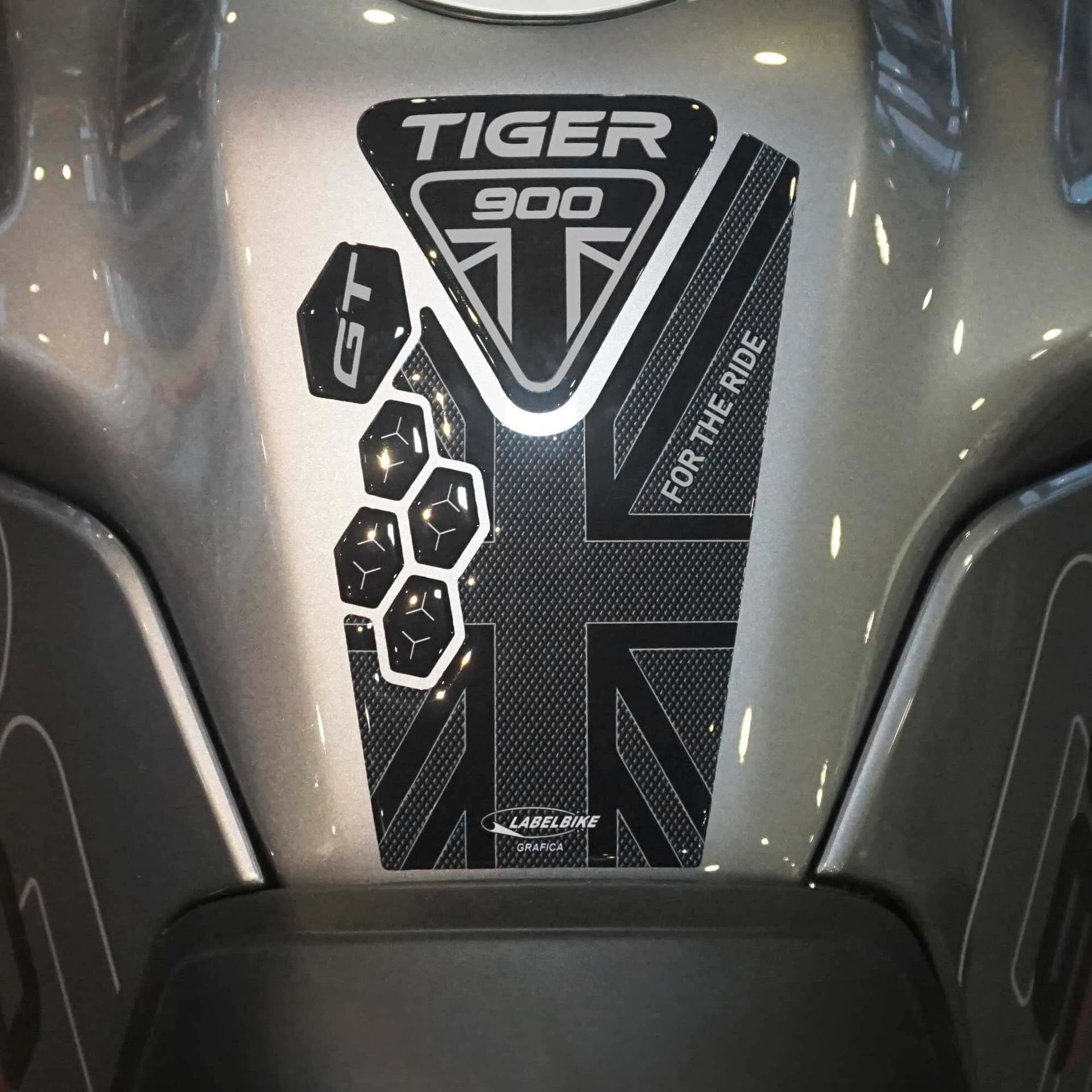 Adesivo-Paraserbatoio-ALTO-serbatoio-moto-compatibile-con-Triumph-Tiger-900-GT