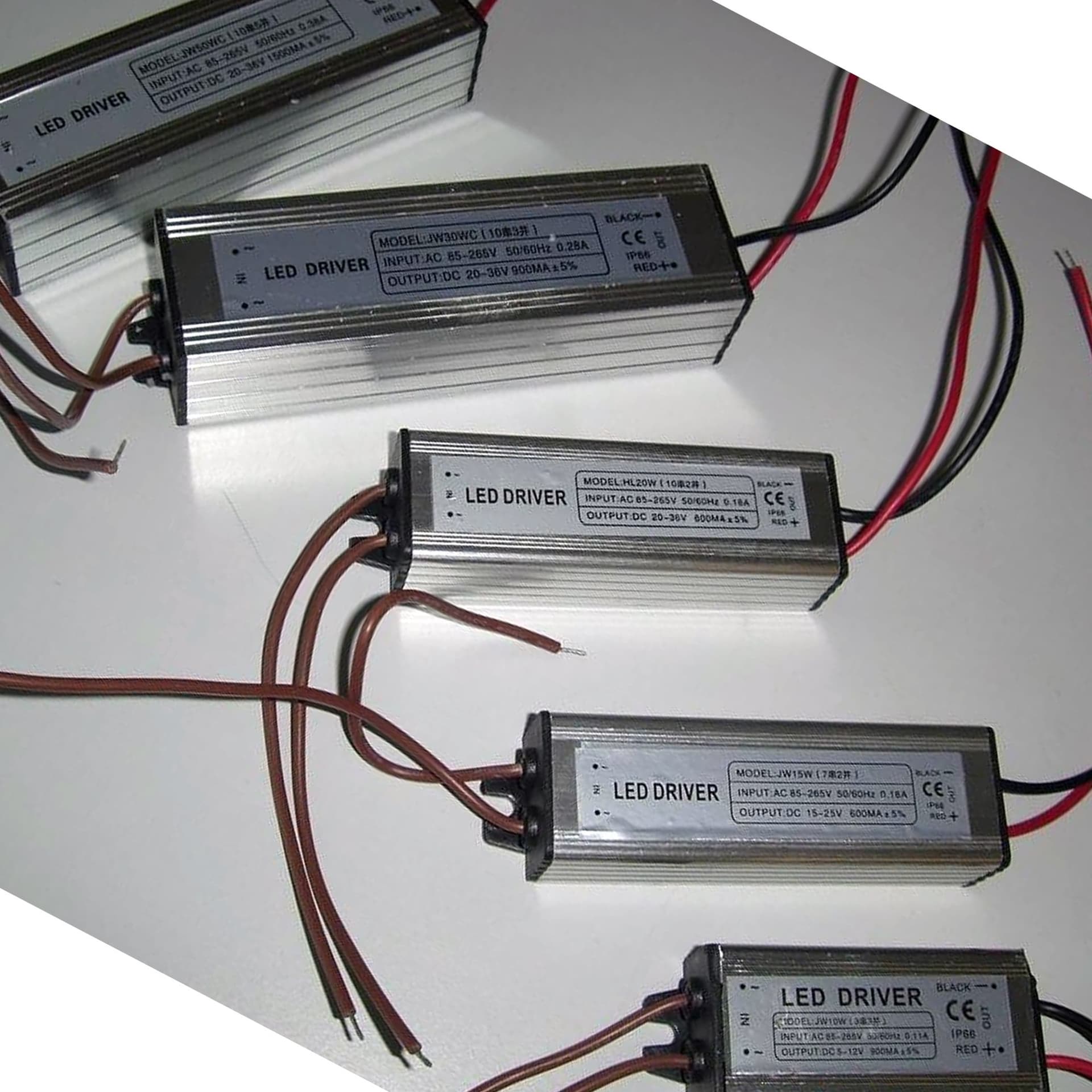 ALIMENTATORE DRIVER 220V DA 10W 20W 30W 50W 80W 100W STABILIZZATO FARI A LED in Trasformatori a bassa intensità Trade Shop italia - Napoli, commercioVirtuoso.it