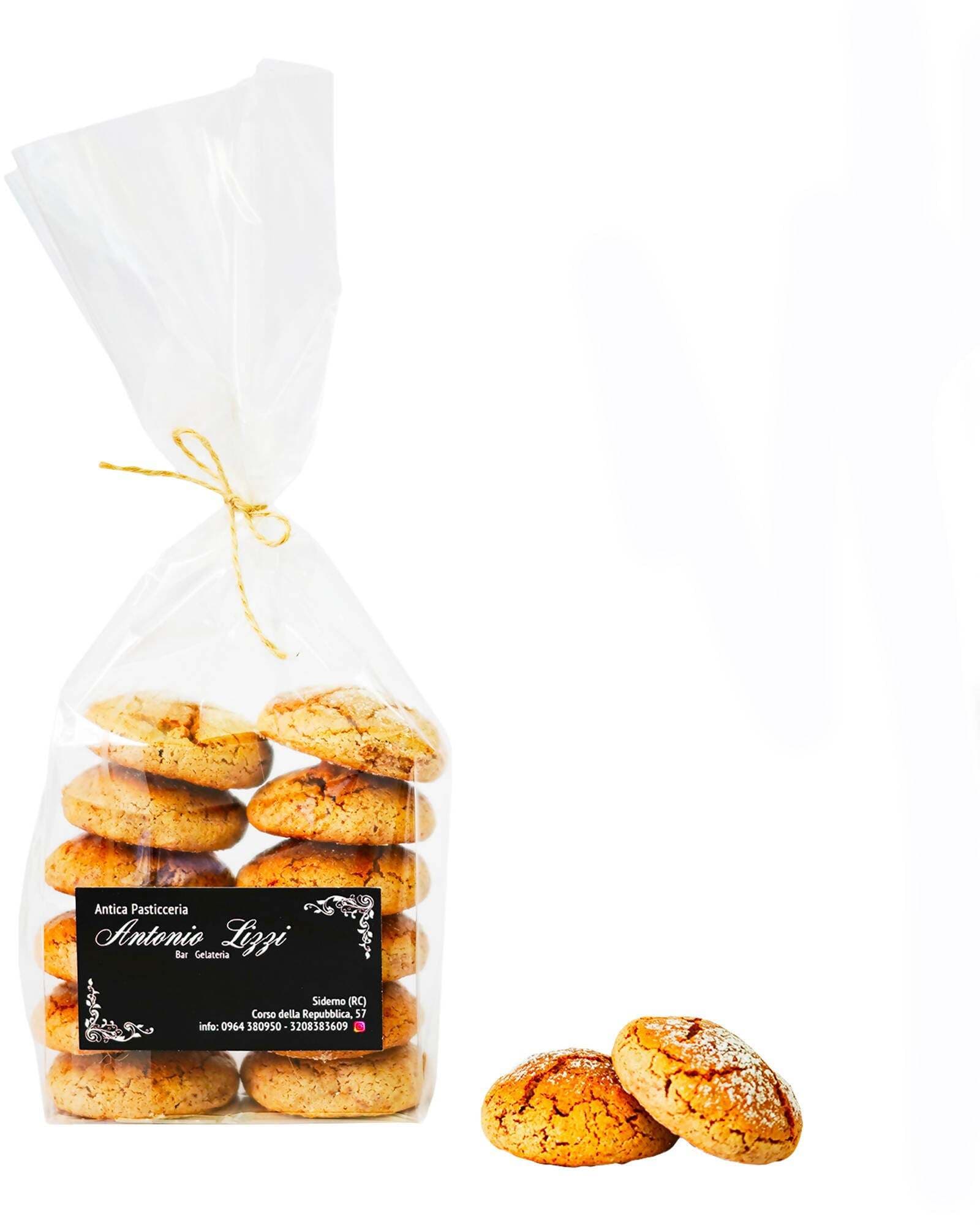 Amaretti Biscotto Tipico alle Mandorle Siciliane pasticcino Amaretto Artigianale Senza Lattosio 500 gr Antonio Lizzi in Biscotti per la colazione Antica Pasticceria Antonio Lizzi - Siderno, commercioVirtuoso.it