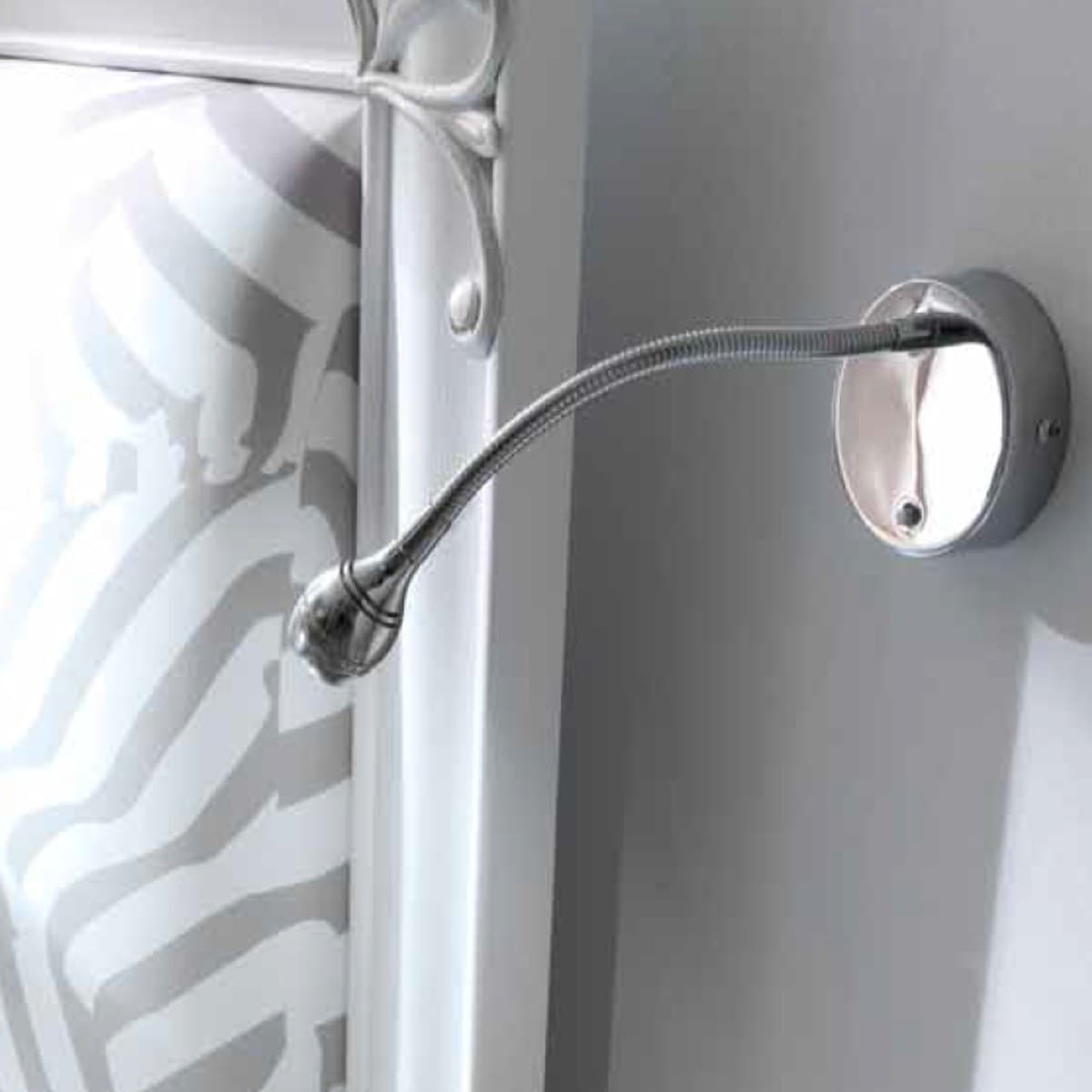 Applique-Illuminando-ZIP-2W-LED-2700K-lampada-parete-orientabile-flessibile-metallo-cromo-lucido-moderno-interno