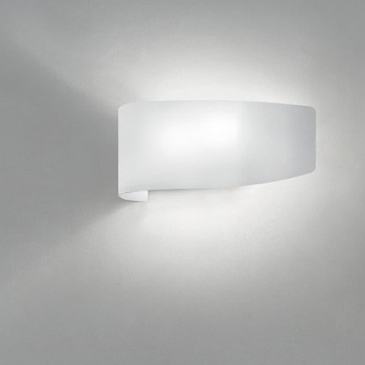Applique-moderna-Fratelli-Braga-VIRGOLA-582-AV-E27-LED-vetro-biemissione-lampada-parete