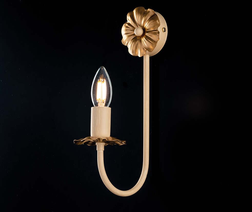 Applique-Rustico-1-Luce-Ferro-Avorio-e-Oro-Decorazioni-Oro-serie-Kansas