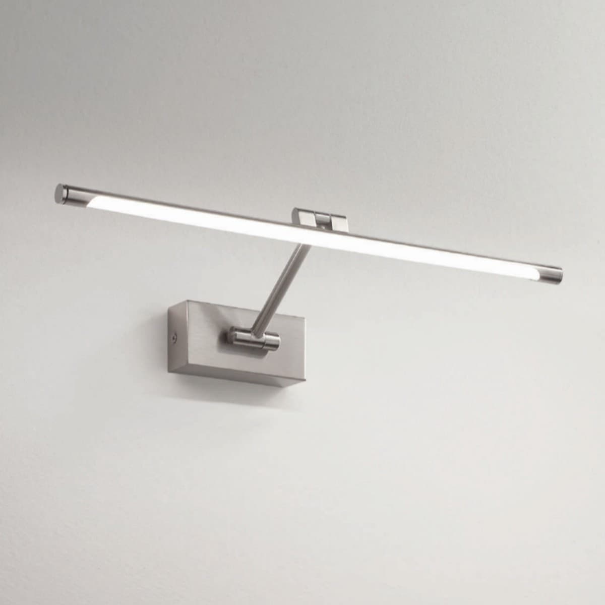Applique-specchio-quadro-Gea-Luce-MAGIS-N-LED-metallo-lampada-parete-moderna