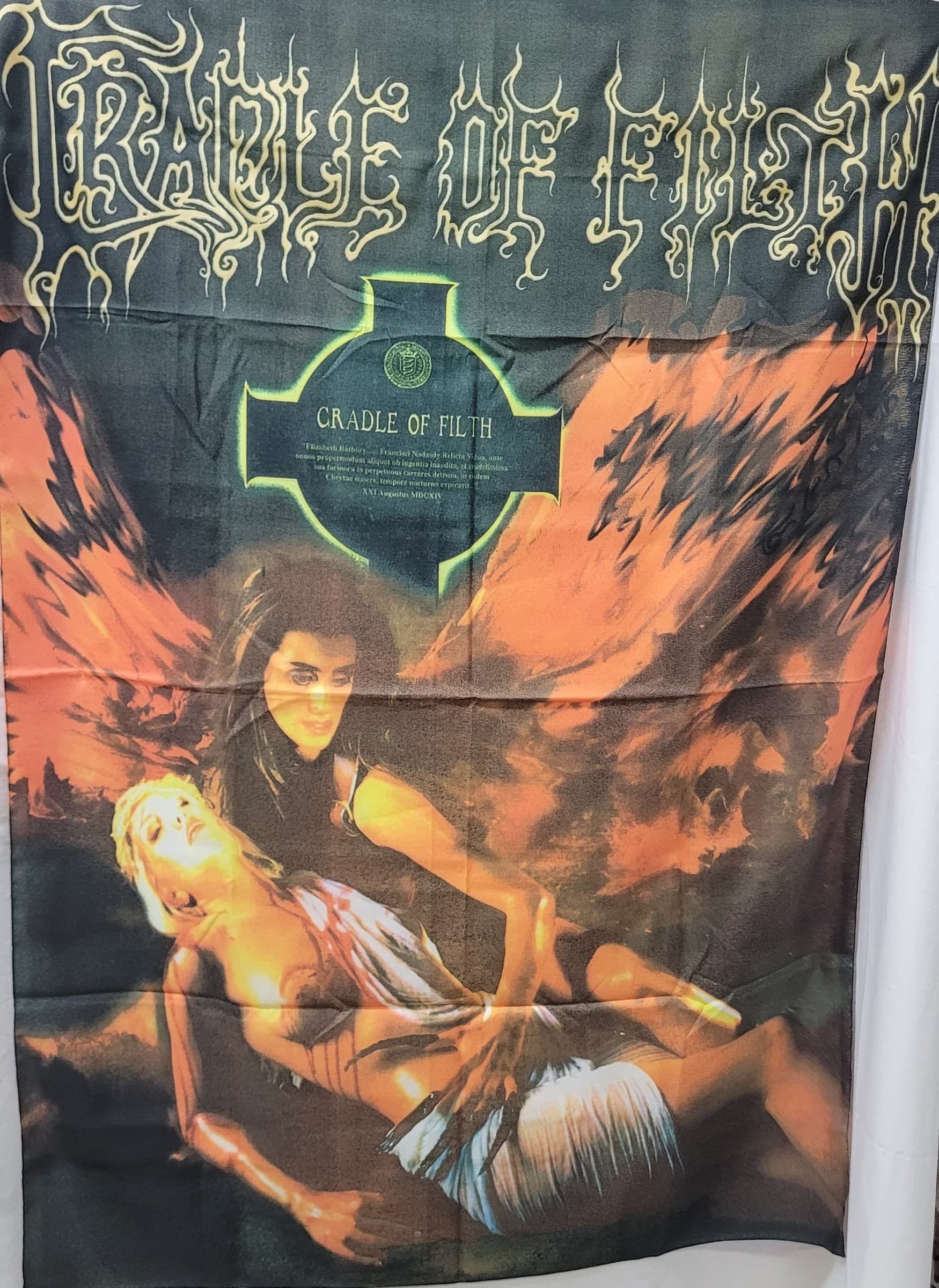 Bandiera Cradle Of Filth 100 X 150 Bandiera Verticale Uso Interno Ed Esterno Casa e cucina/Decorazioni per interni/Arte/Poster e stampe Il Distintivo - Pesaro, Commerciovirtuoso.it