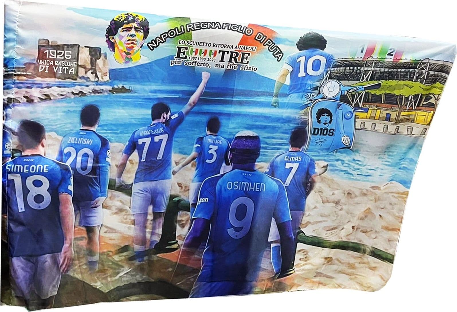 Bandiera Forza Napoli Festa 3 Scudetto Mare Vesuvio Campione Italia 90x140 Cm Sport e tempo libero/Fan Shop/Calcio/Bandiere e gagliardetti Trade Shop italia - Napoli, Commerciovirtuoso.it