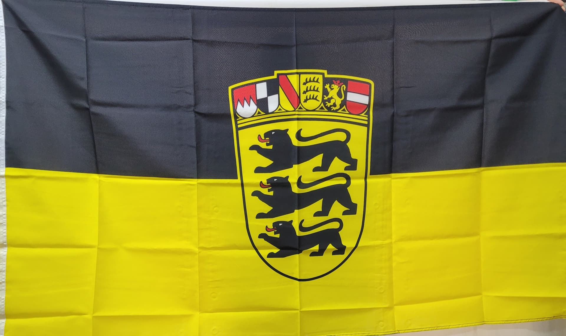 Bandiera Orso Stato Tedesco Di Brandeburgo Da Appendere 100x150 Cm Sport e tempo libero/Fan Shop/Calcio/Bandiere e gagliardetti Il Distintivo - Pesaro, Commerciovirtuoso.it
