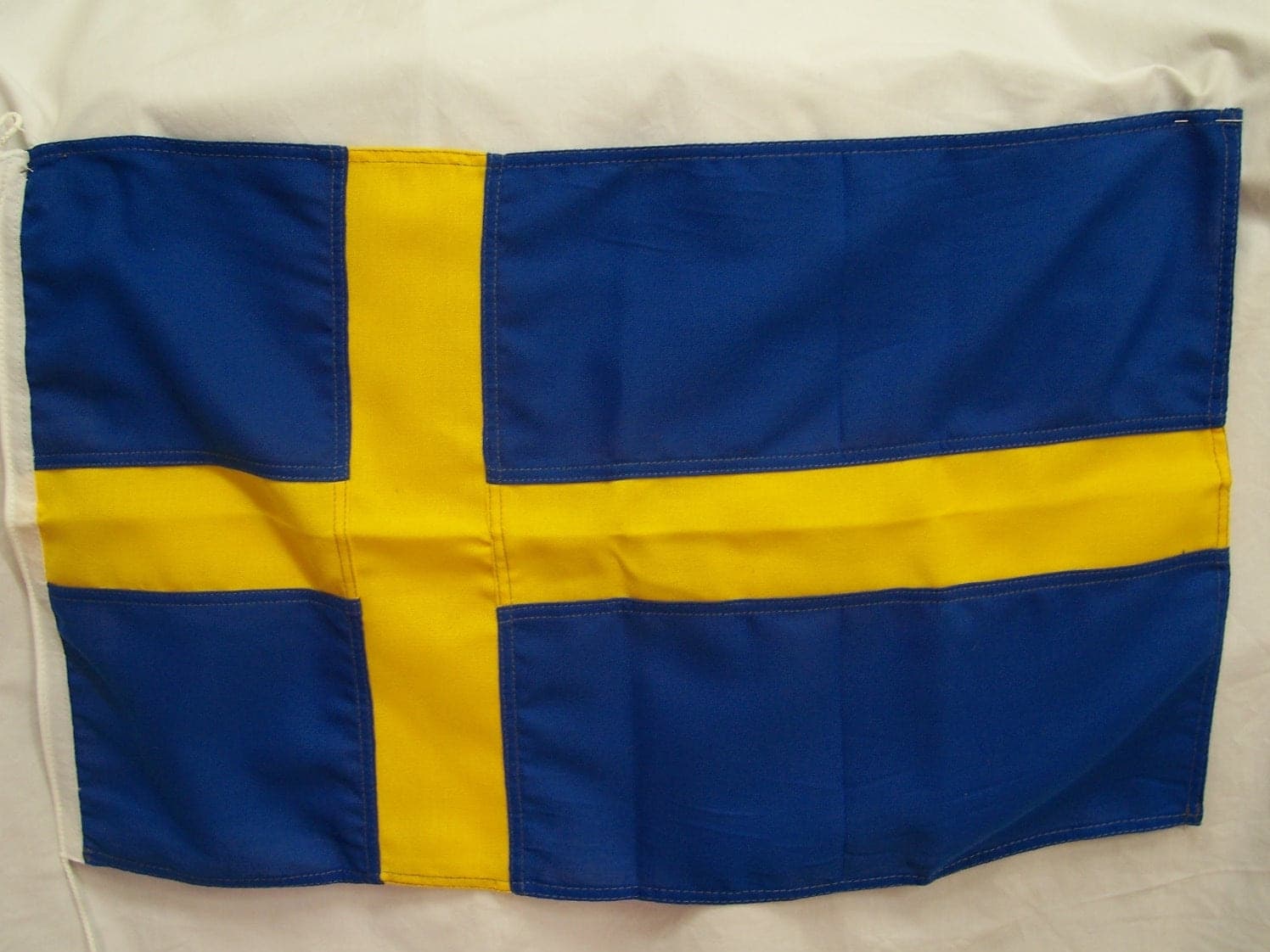 Bandiera Svedese Tessuto Da Esterno Resistente Alle Intemperie Con Doppie Cuciture Bandiera Svezia Swedish Flag Giardino Decorazioni Sport e tempo libero/Fan Shop/Patio prato e giardino/Bandiere per esterno Il Distintivo - Pesaro, Commerciovirtuoso.it