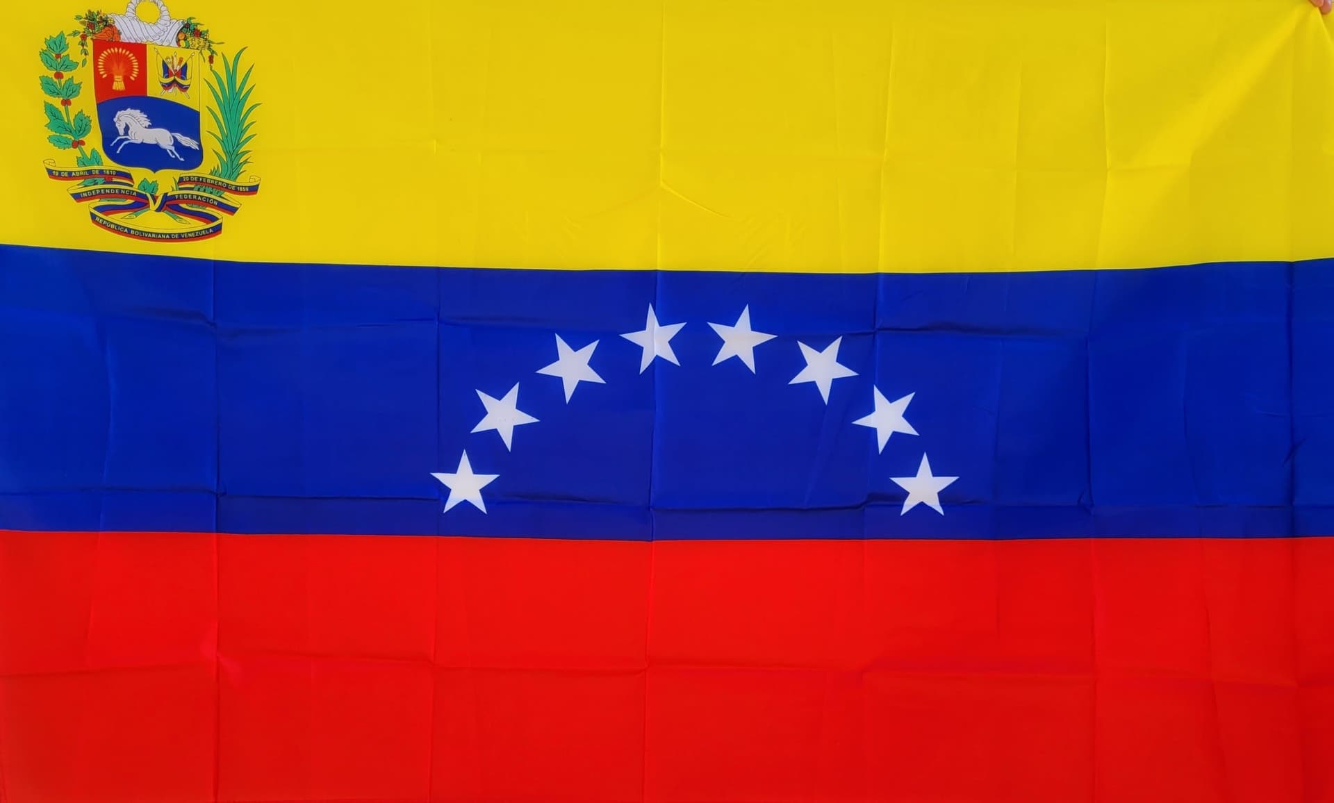 Bandiera Venezuelana Da Appendere 100 X 150 Cm Sport e tempo libero/Fan Shop/Patio prato e giardino/Bandiere per esterno Il Distintivo - Pesaro, Commerciovirtuoso.it