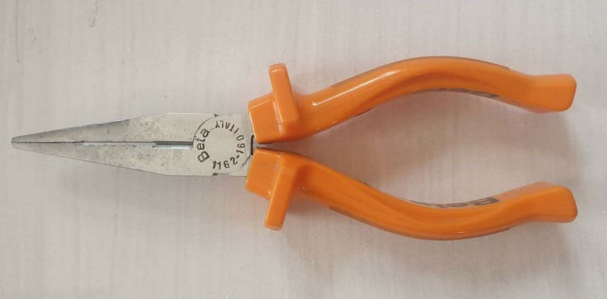 BETA-1162/160---PINZA-A-BECCHI-PIATTI-LUNGHISSIMI-DIRITTI-ZIGRINATI-160MM-MANICO-ARANCIONE