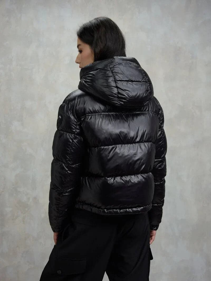 Blauer giubbino donna Gloria in nylon micro rip idrorepellente nero con cappuccio removibile e imbottitura Sorona® Aura dietro