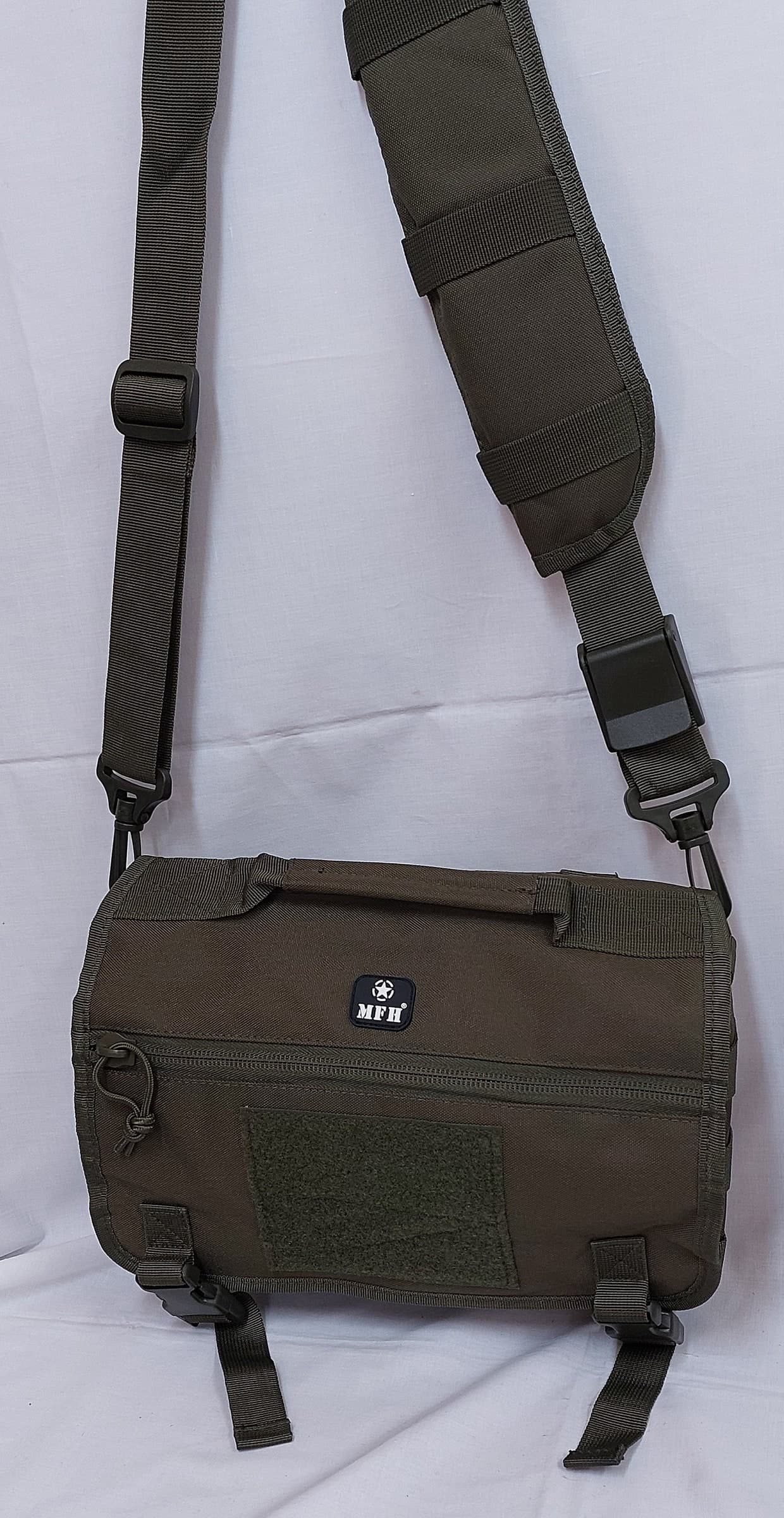 Borsa Tracolla Tedesca Componibile Verde Militare Uso Sportivo Sport e tempo libero/Fan Shop/Borse sacche e accessori/Borse a tracolla Il Distintivo - Pesaro, Commerciovirtuoso.it
