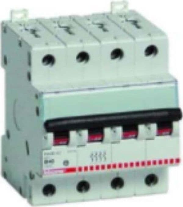 BTICINO---INTERUTTORE-AUTOMATICO-MAGNETOTERMICO-4-POLI---4P-6A-6KA