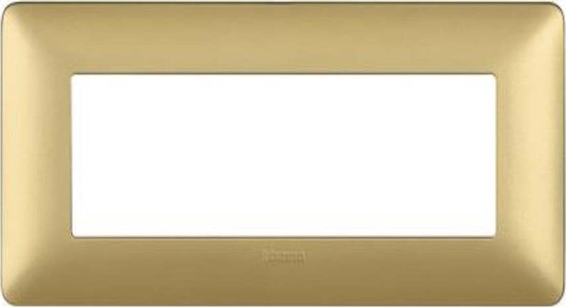 BTICINO---MATIX-PLACCA-6-MODULI---COLORE-GOLD-E-MATERIALE-TECNOPOLIMERO