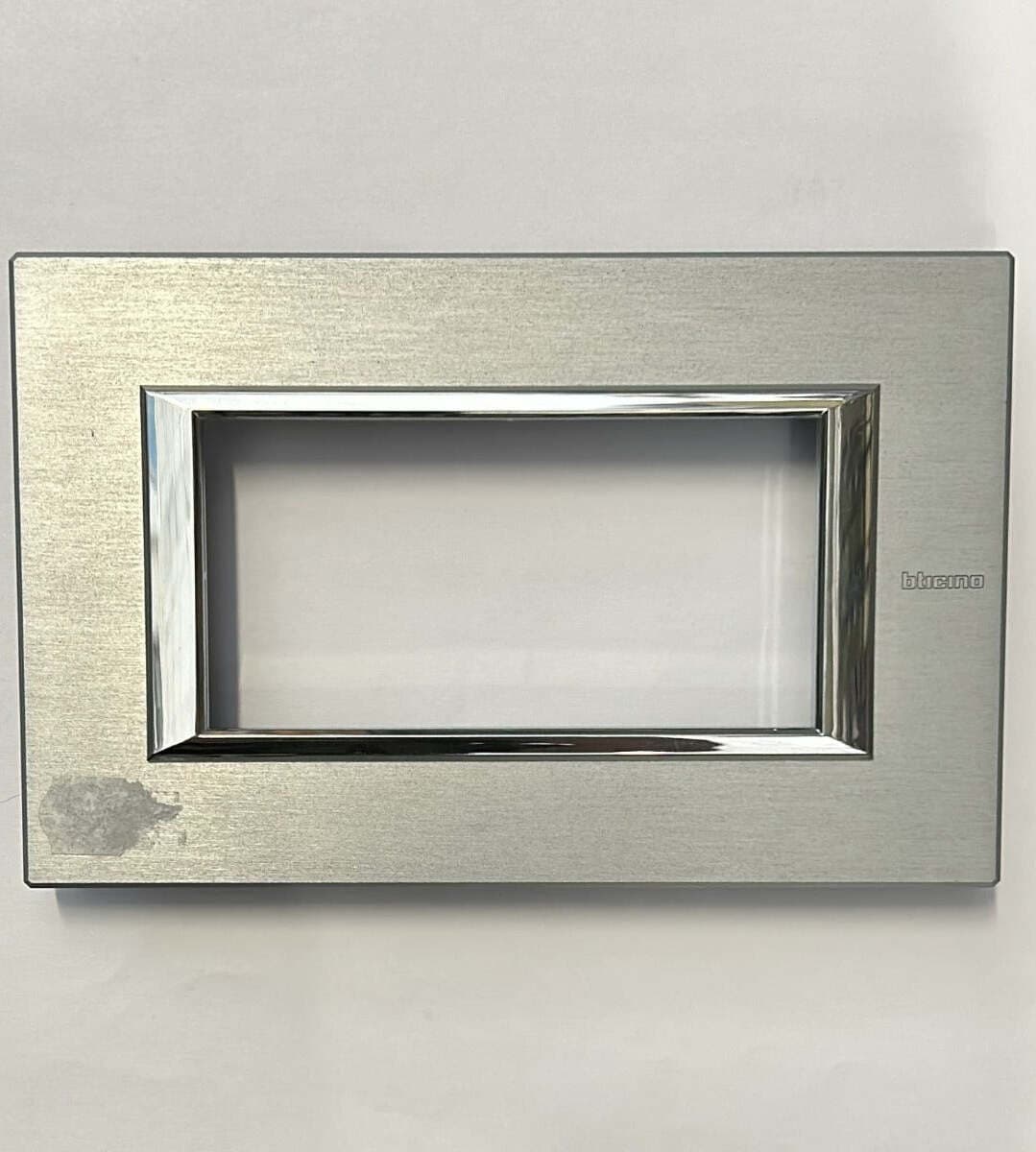 BTICINO---PLACCA-AXOLUTE-4-MODULI-STILE-MERCURIO-HA4804AZ
