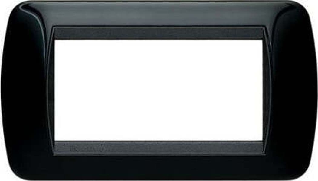 BTICINO---PLACCA-LIVING-4-MODULI-COLORE-NICHEL-NERO-L4804NN