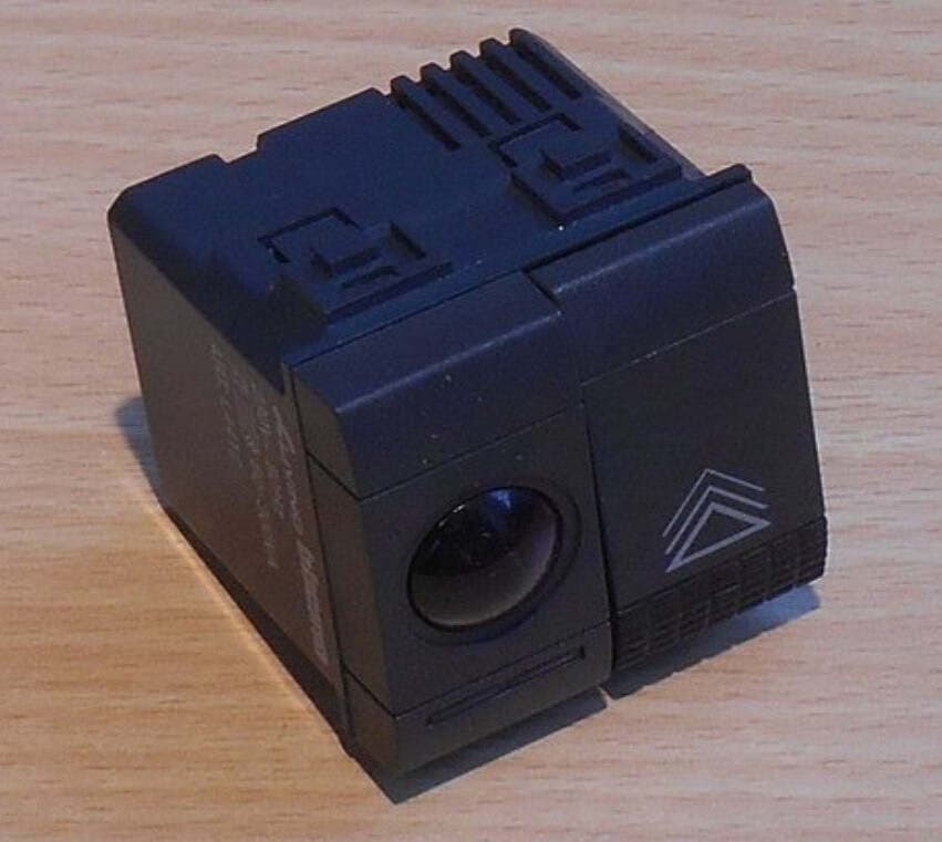 BTICINO---RICEVITORE-IR-DIMMER-60-300-VA