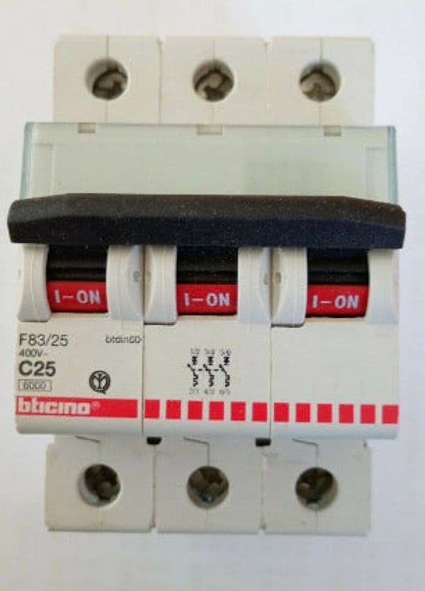 BTICINO-INTERUTTORE-AUTOMATICO-MAGNETOTERMICO-F83/25-C25-3P