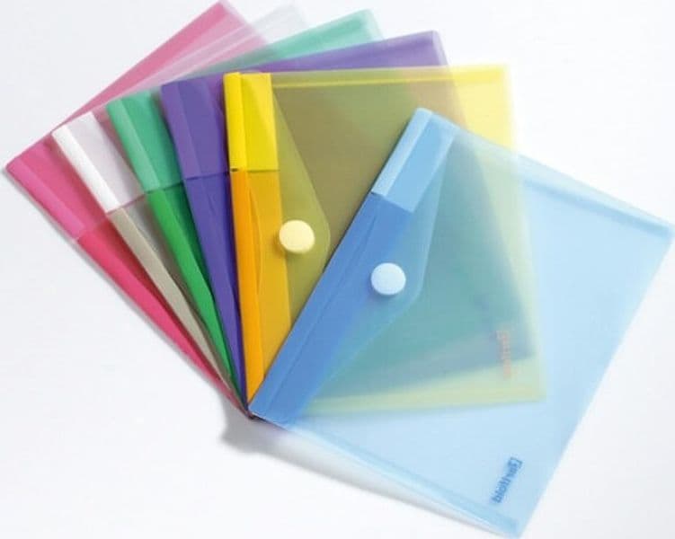 Buste con bottone in velcro - PP - 24x19 cm - colori assortiti - Tarifold - set 6 pezzi Commercio Industria e Scienza/Forniture per imballaggio e spedizione/Scatole buste e tubi per spedizione/Buste per spedizione/Buste trasparenti Eurocartuccia - Pavullo, Commerciovirtuoso.it