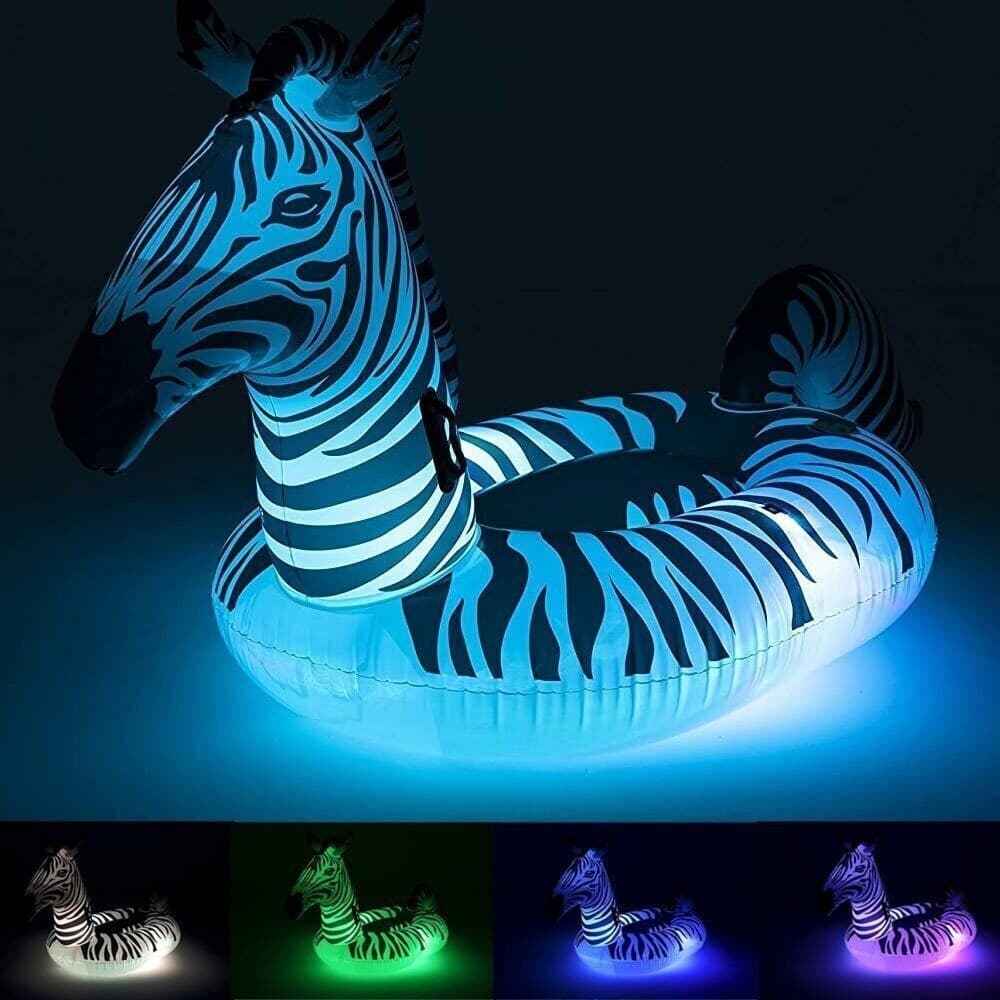 Cavalcabile Fashion Gonfiabile Zebra Gigante Con Luci Led Piscina 254x142cm 41406 Giochi e giocattoli/Sport e giochi all'aperto/Giochi aquatici e piscine per bambini/Canotti e gonfiabili galleggianti Trade Shop italia - Napoli, Commerciovirtuoso.it