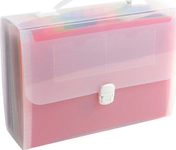 Classificatore valigetta con maniglia - cristallo - 33x29cm - 24 tasche - Exacompta Cancelleria e prodotti per ufficio/Archivio ufficio e accessori per scrivania/Raccoglitori e accessori per raccoglitori/Raccoglitori/Raccoglitori a leva per documenti Eurocartuccia - Pavullo, Commerciovirtuoso.it