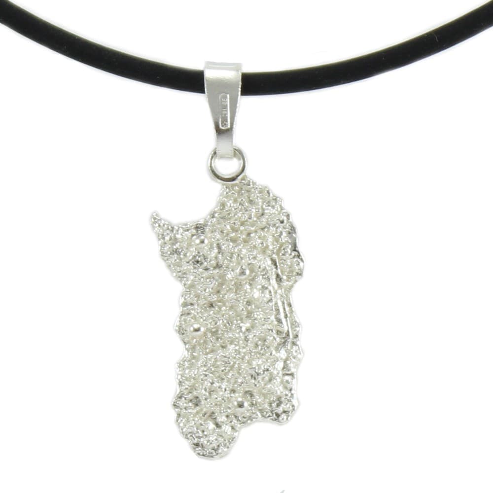 Collana uomo caucciù con pendente Sardegna in argento con montagne in rilievo in Collane Gioielleria Saba - Dolianova, commercioVirtuoso.it
