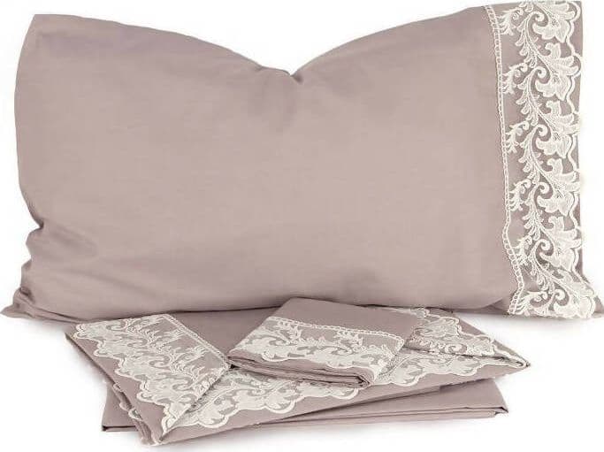 Completo Letto Matrimoniale In Puro Cotone Nazareno Gabrielli Con Applicazioni In Pizzo Articolo Federica Casa e cucina/Tessili per la casa/Biancheria da letto/Lenzuola e federe/Set di lenzuola e federe Puleo Casa - Palermo, Commerciovirtuoso.it