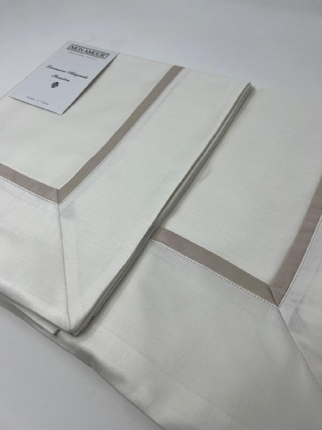 Completo Matrimoniale Raso Cotone 100% Con Profilo Mon Amour Casa e cucina/Tessili per la casa/Biancheria da letto/Lenzuola e federe/Set di lenzuola e federe Biancheria Arredo Home - Nola, Commerciovirtuoso.it