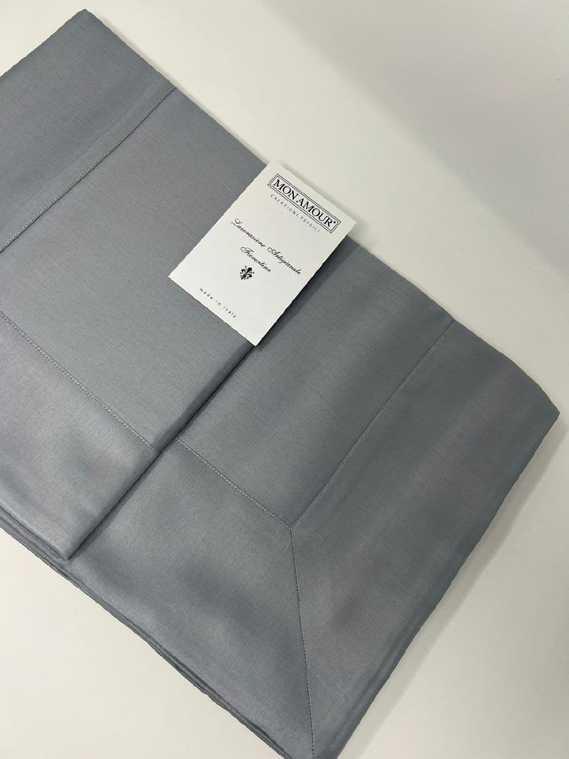 Completo matrimoniale tinta unita Raso cotone 100% Mon Amour colore grigio fumo Sopra:270x300 sotto 180x200 h.28/30 e 2 federe 52x82 Casa e cucina/Tessili per la casa/Biancheria da letto/Lenzuola e federe/Set di lenzuola e federe Biancheria Arredo Home - Nola, Commerciovirtuoso.it