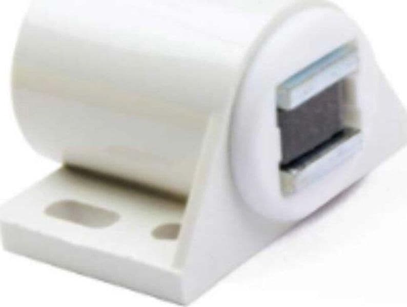 CONFEZIONE-DA-2-PEZZI---CHIUSURE-MAGNETICHE-DA-APPLICARE-REGOLABILI---FORZA-6KG---IN-PLASTICA-COLORE-BIANCO