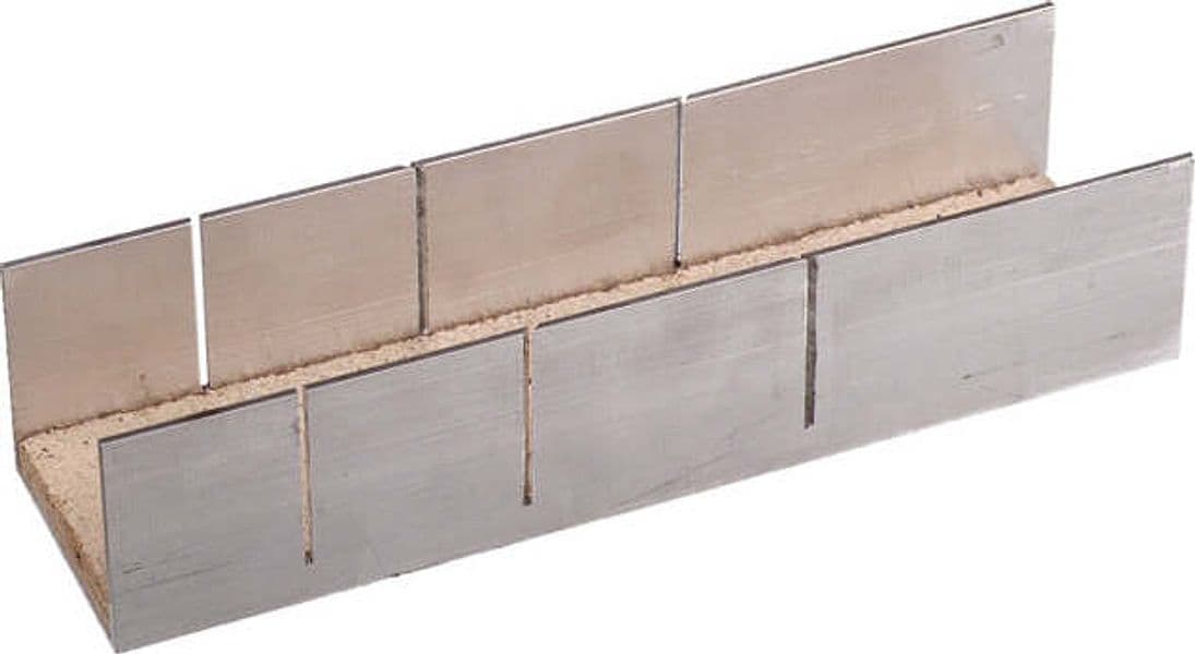CONNEX---APPOGGIO-IN-LEGNO-E-METALLO-PER-SEGA-BATTISCOPA