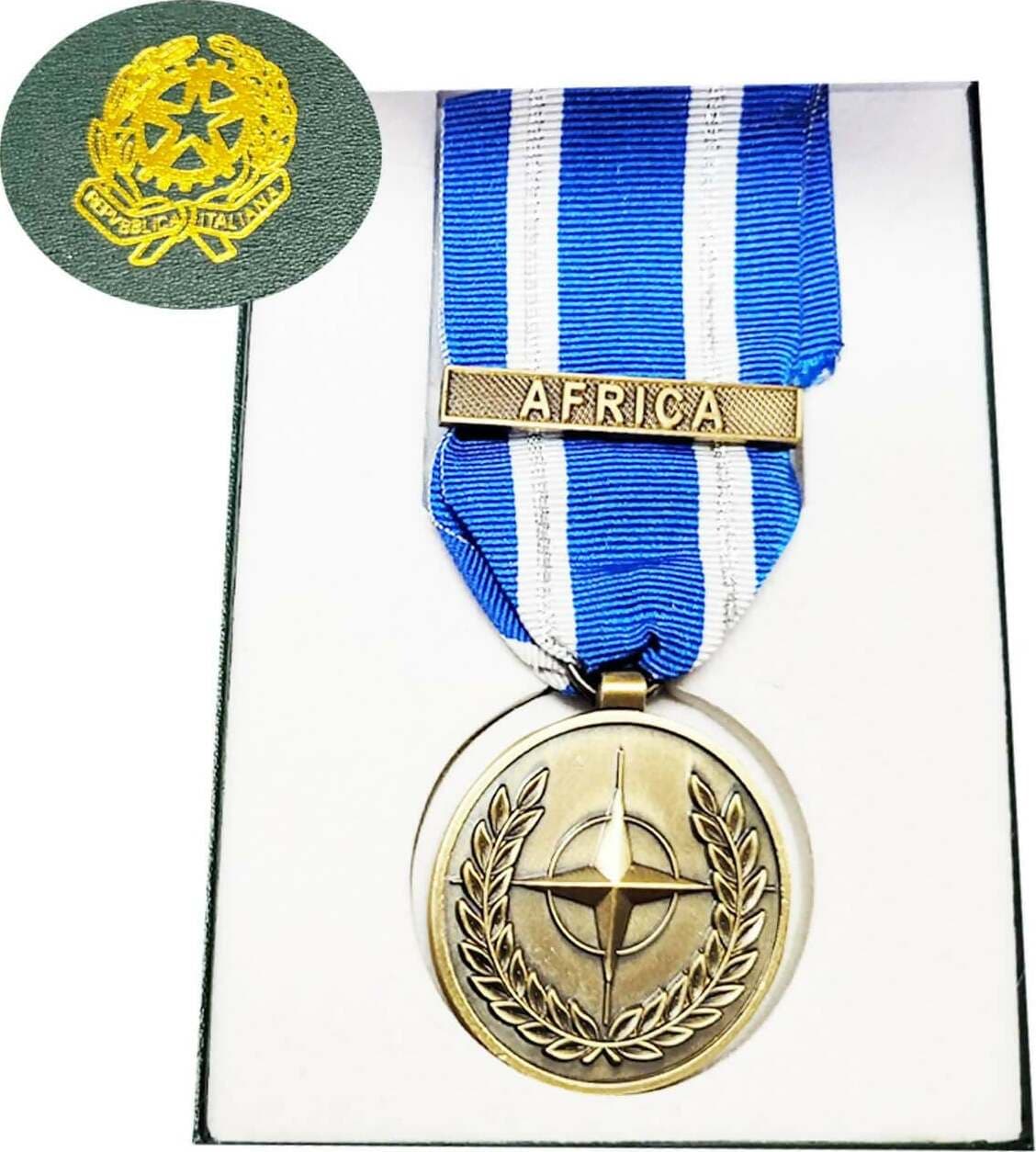 Copia Del Medaglia Africa Nato Con Scatola Repubblica Sport e tempo libero/Accessori/Trofei medaglie e premi/Medaglie Il Distintivo - Pesaro, Commerciovirtuoso.it