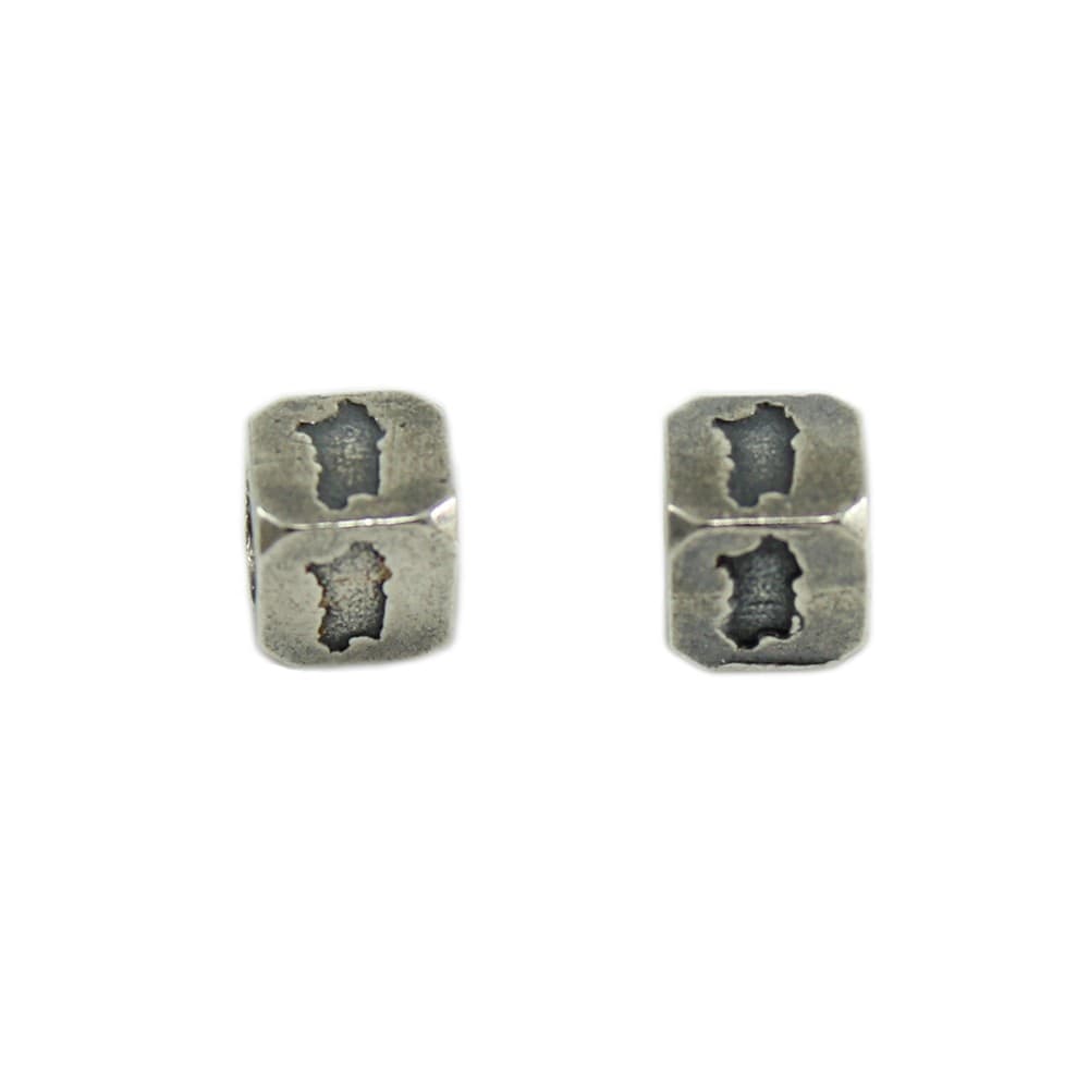 Coppia Charm passanti in argento brunito con sardegna Filu e Trama in Bead Charm Gioielleria Saba - Dolianova, commercioVirtuoso.it