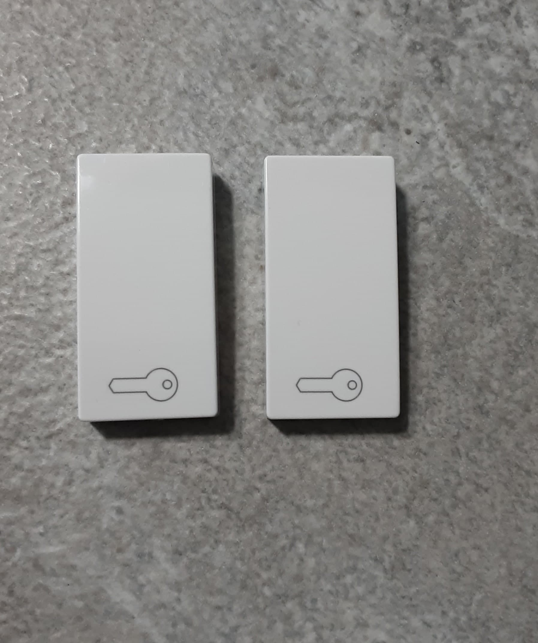 COPRITASTO COMPATIBILE VIMAR PLANA PULSANTE CHIAVE APRIPORTA LUCE CAMPANELLO in Prese a muro Fatma - Giugliano in Campania, commercioVirtuoso.it
