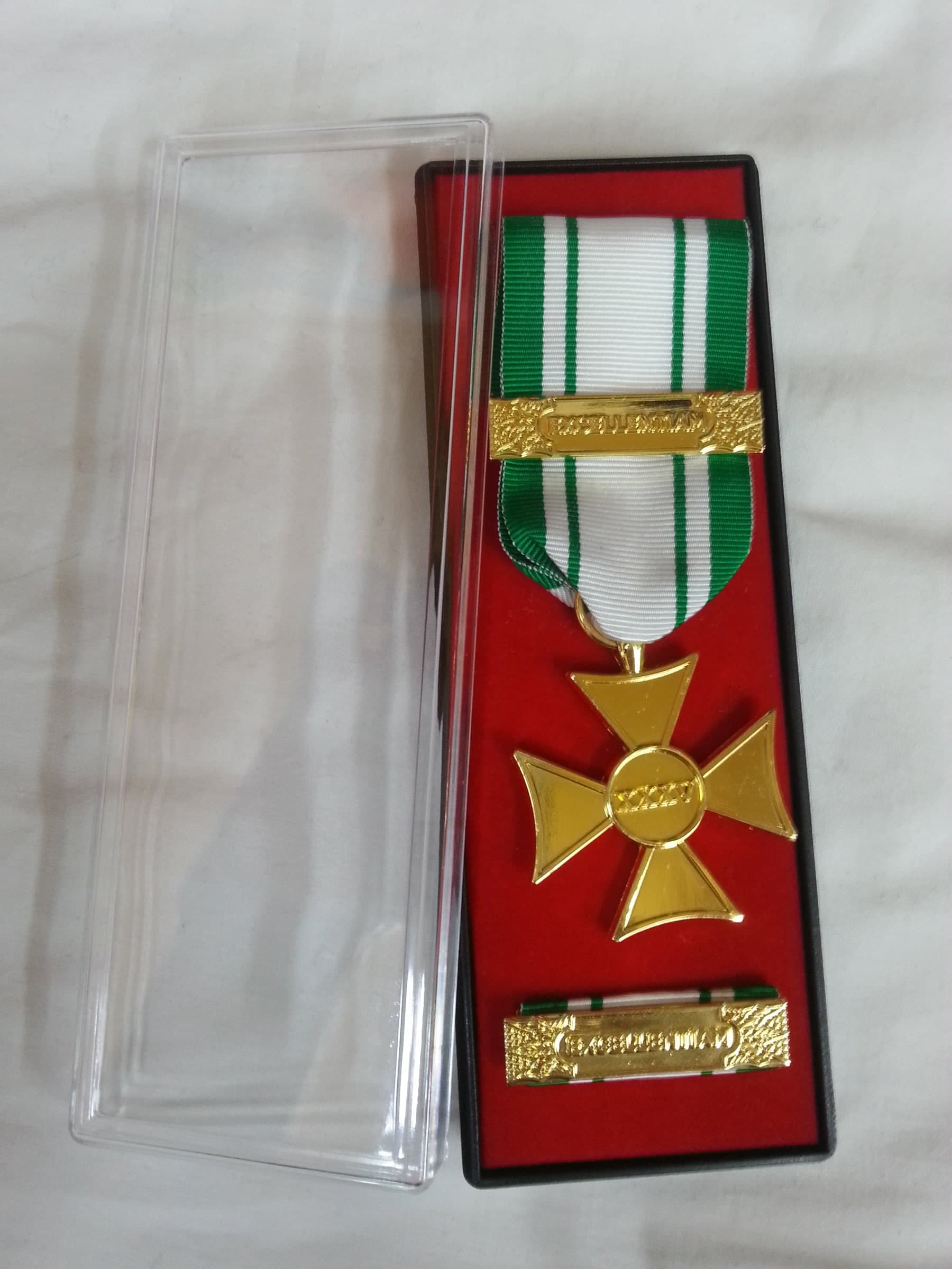 Anzianità 35 anni Croce Rossa Italiana - Nastro / nastrino / medaglia in Medaglie Il Distintivo - Pesaro, commercioVirtuoso.it