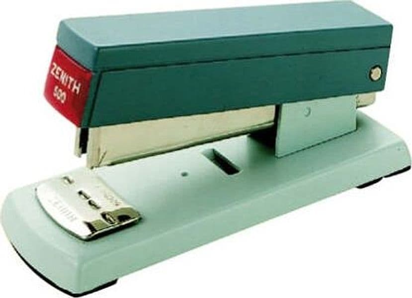 Cucitrice da tavolo 500 - capacitA' massima 35 fogli - grigio - Zenith Cancelleria e prodotti per ufficio/Archivio ufficio e accessori per scrivania/Spillatrici e perforatrici/Spillatrici elettriche e a batteria Eurocartuccia - Pavullo, Commerciovirtuoso.it