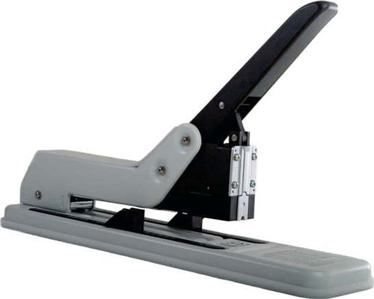 Cucitrice da tavolo Leone 130 - braccio lungo - capacitA' massima 180 fogli - grigio-nero - ArkE' Cancelleria e prodotti per ufficio/Archivio ufficio e accessori per scrivania/Spillatrici e perforatrici/Spillatrici elettriche e a batteria Eurocartuccia - Pavullo, Commerciovirtuoso.it