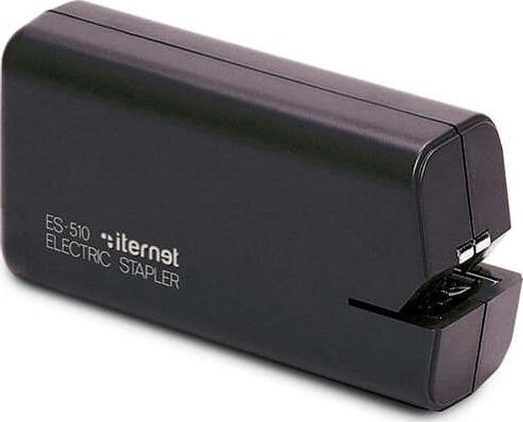 Cucitrice elettrica S-510 - passo 10 - nero - Iternet Cancelleria e prodotti per ufficio/Archivio ufficio e accessori per scrivania/Spillatrici e perforatrici/Spillatrici elettriche e a batteria Eurocartuccia - Pavullo, Commerciovirtuoso.it