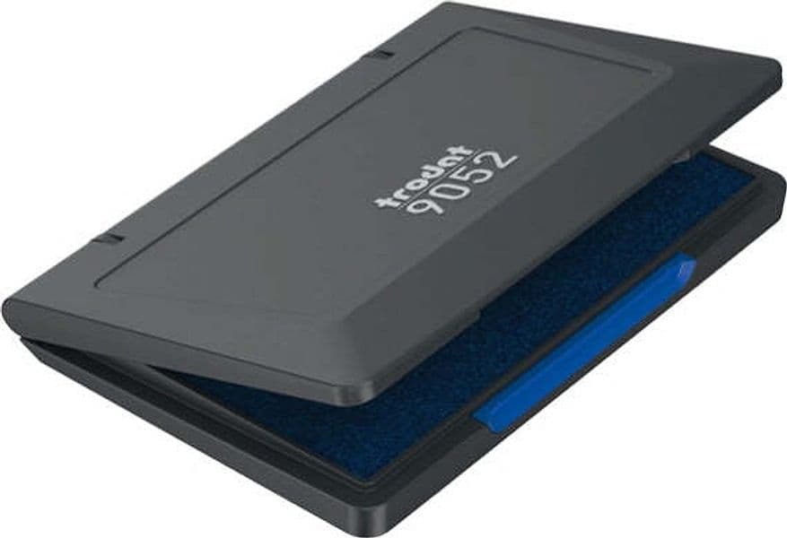 Cuscinetto 9052 per timbri in gomma - 7x11 cm - blu - Trodat Cancelleria e prodotti per ufficio/Archivio ufficio e accessori per scrivania/Etichette divisori per schedario e timbri/Timbri e materiali per timbri/Tamponi asciuga inchiostro Eurocartuccia - Pavullo, Commerciovirtuoso.it