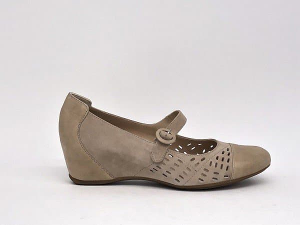 DONNA SOFT Decollete in pelle beige con zeppa e cinturino 5164 in Scarpe col tacco Calzature Durello - Agna, commercioVirtuoso.it