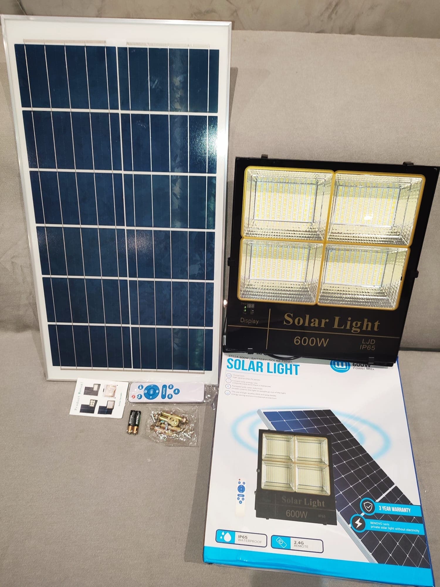 FARO LED CON PANNELLO SOLARE SLIM 600W CREPUSCOLARE CAMBIA 3 COLORI LUCE IP65 Illuminazione/Illuminazione per esterni/Proiettori Zencoccostore - Formia, Commerciovirtuoso.it