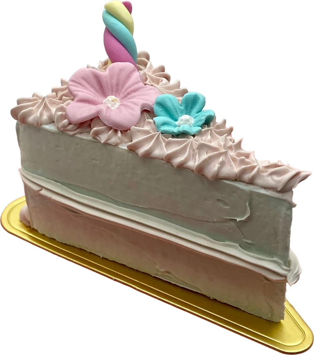 Fetta di torta finta da esposizione rosa con fiorellini e marshmallow colorati Casa e cucina/Teglie da forno e accessori per pasticceria/Accessori e utensili per pasticceria/Utensili decorativi/Torte e dolci finti Led Mall Home - Napoli, Commerciovirtuoso.it
