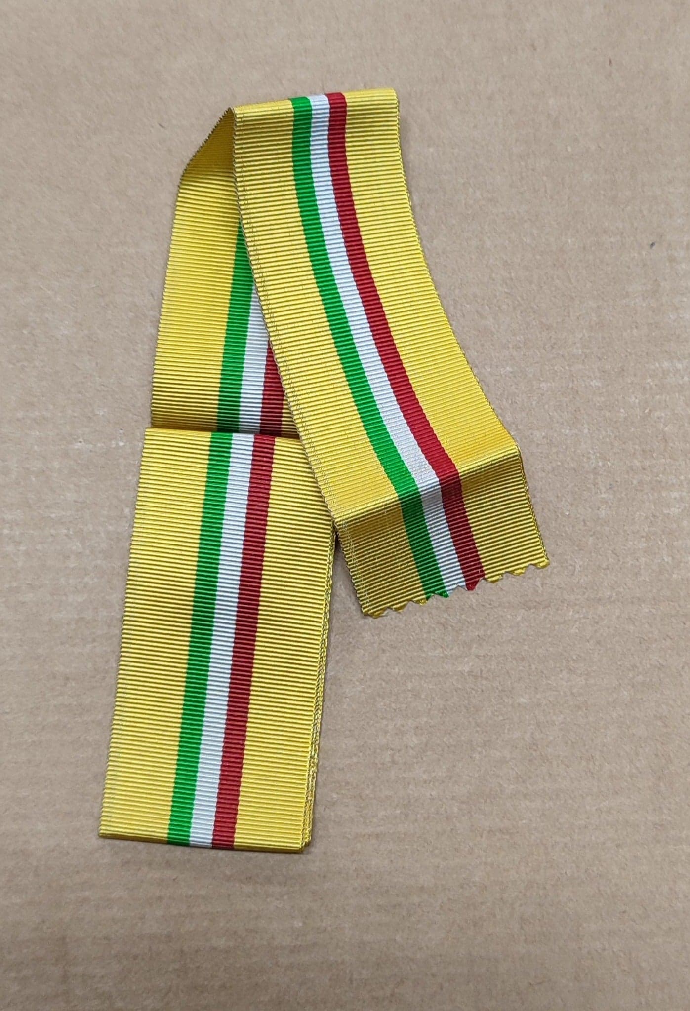 Golfo Persico - Nastro Nastrino Nastrino Da Petto Con Fissaggio Operazioni Militari Nel Golfo Persico 1990 - 1991 Sport e tempo libero/Accessori/Trofei medaglie e premi/Placche Il Distintivo - Pesaro, Commerciovirtuoso.it
