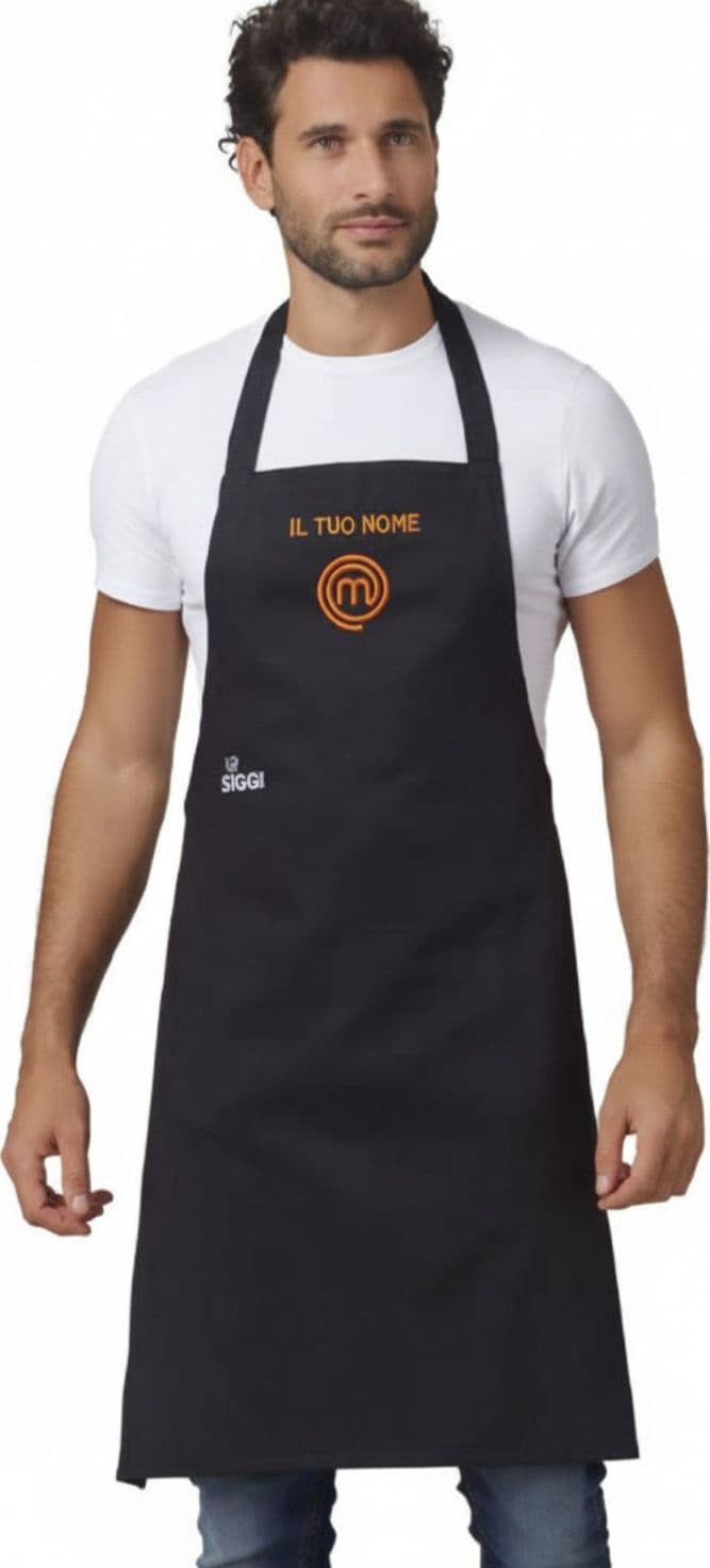 Grembiule Da Cucina Masterchef By Siggi Originale Con Nome Ricamato Idea Regalo Grembiule Da Cucina Cotone 190 Gr Con Laccio Girocollo Regolabile E Lacci In Vita Logo Masterchef Al Centro in Grembiuli Dresswork - Como, commercioVirtuoso.it