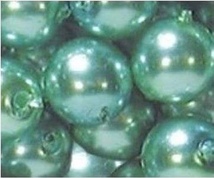 Gutermann-Verde-chiaro-Renaissance-perledi-vetro-8-mm-48PK