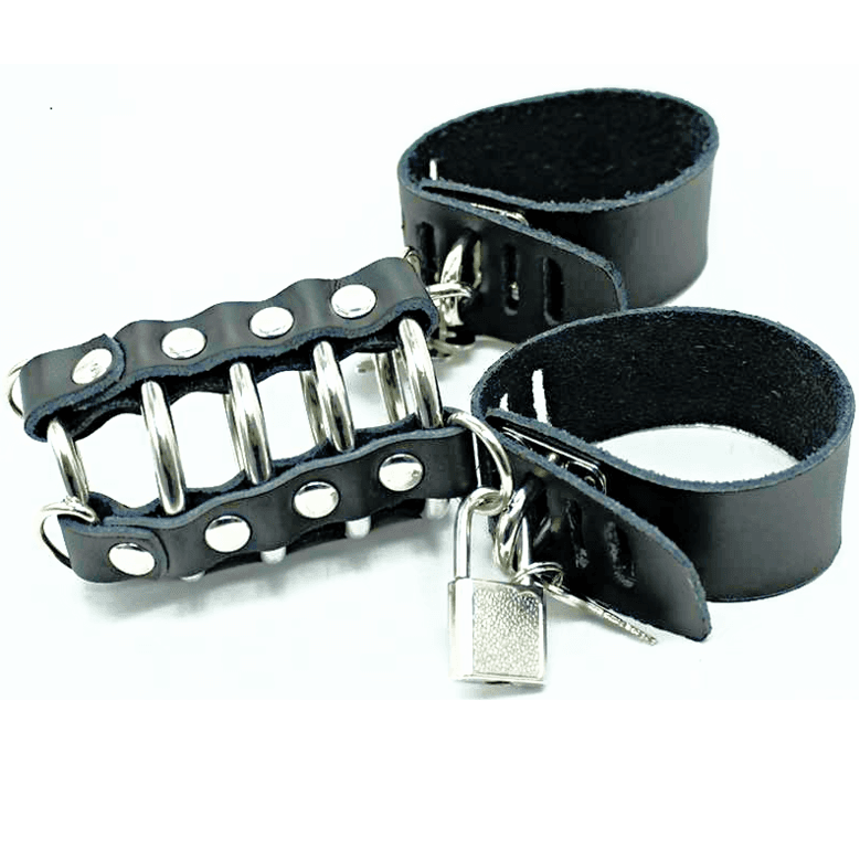 Gabbia per pene e testicoli dispositivo castità contenzione BDSM PELLE e metallo in prodotto Erosdom - Palmi, commercioVirtuoso.it