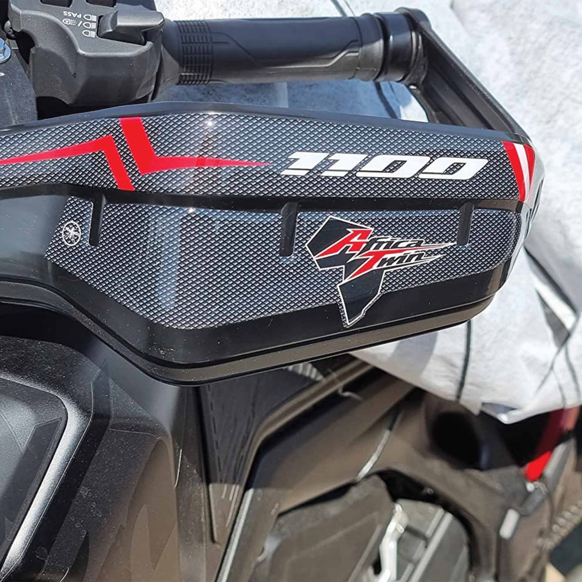 KIT-ADESIVI-3D-per-PROLUNGHE-PARAMANI-MOTO-compatibili-HONDA-AFRICA-TWIN-1100-L