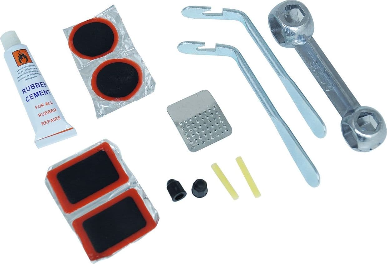 KIT COMPLETO RIPARAZIONE GOMMA BICI BICICLETTA BIKE PNEUMATICO FORO BUCATURA Sport e tempo libero/Attività ricreative all'aperto/Ciclismo/Equipaggiamento e attrezzi/Kit riparazione ruote Trade Shop italia - Napoli, Commerciovirtuoso.it