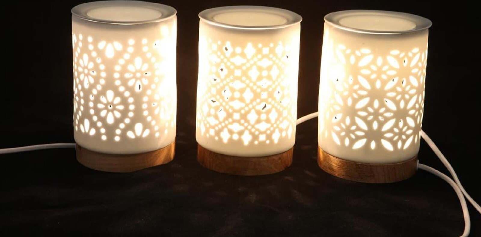 Lampada bruciaoli brucia essenze aromi elettrica in porcellana e legno idea bomboniera